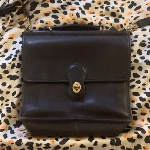 COACH Willis black leather with gold hardware twist lock crossbody purse - Picture 1 of 12